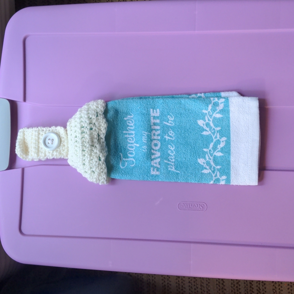 Hanging kitchen towel